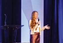 The Fourth Agricultural Revolution: Unleashing AI & Community Innovation Terri Zimmerman, CEO of Packet Digital and Botlink